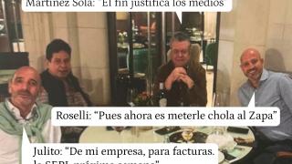 Julio Martínez Martínez, Julio Martínez Sola y Roberto Roselli, junto a algunos de los mensajes recabados por la UDEF.