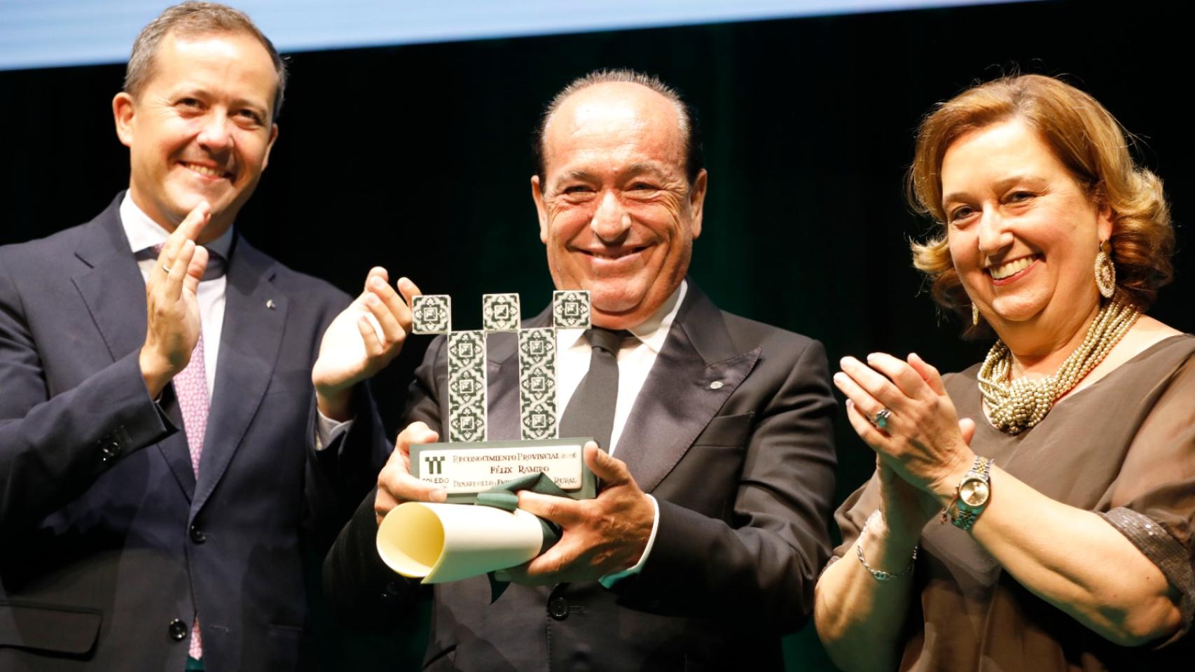 Cedillo y Velázquez con Félix Ramiro.
