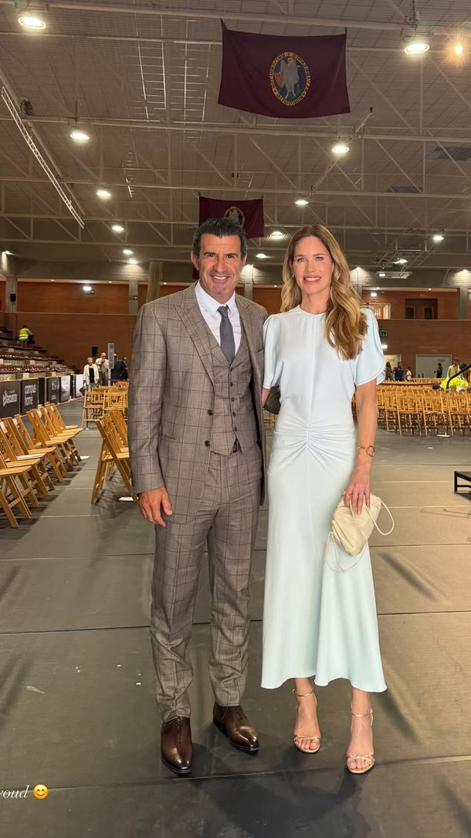 Luis Figo y su esposa, Helen Svedin, en la graduación de su hija Daniela.