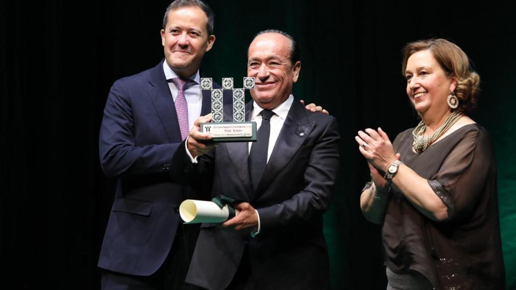 Carlos Velázquez, Conchi Cedillo y Félix Ramiro.