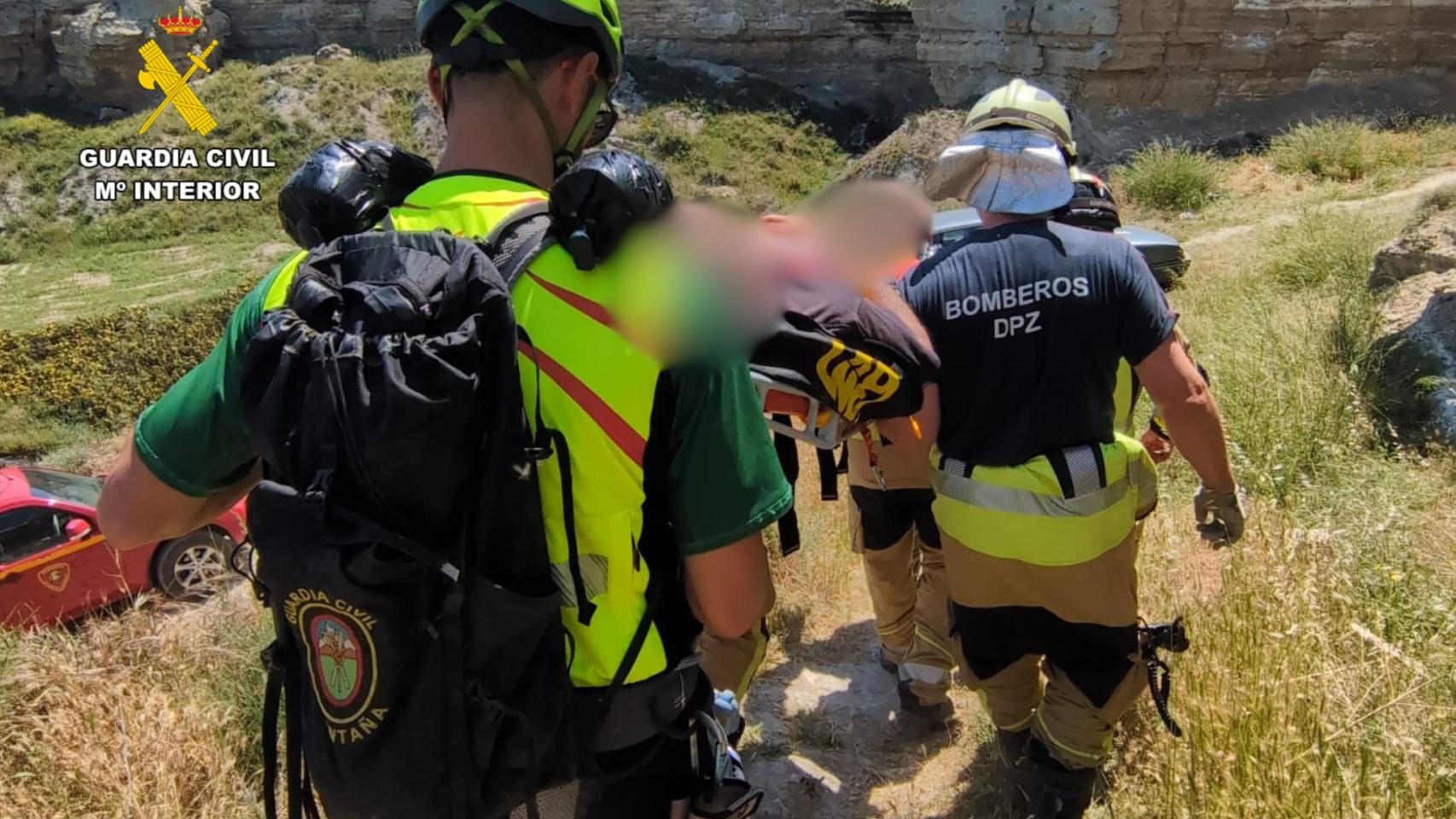 La Guardia Civil y Bomberos de la DPZ rescatan a un hombre de 53 años 
