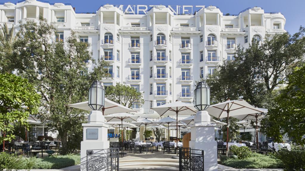 Fachada del Hotel Martinez.