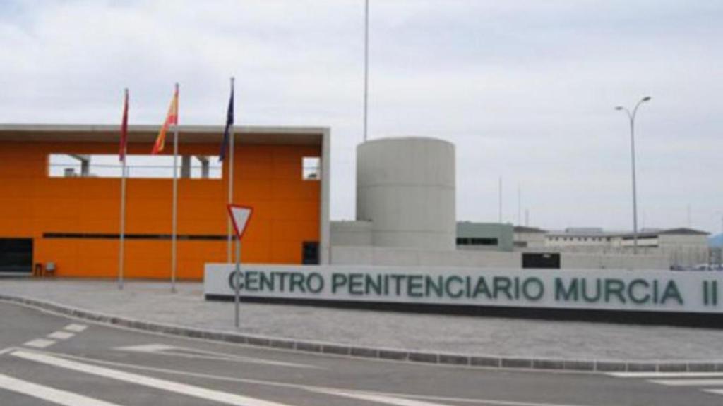 La fachada del Centro Penitenciario Murcia II.