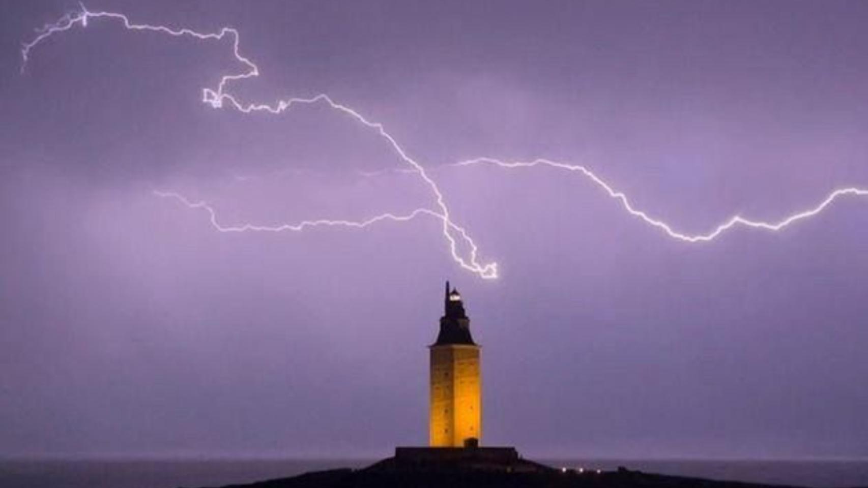 Imágenes de la tormenta de anoche en A Coruña