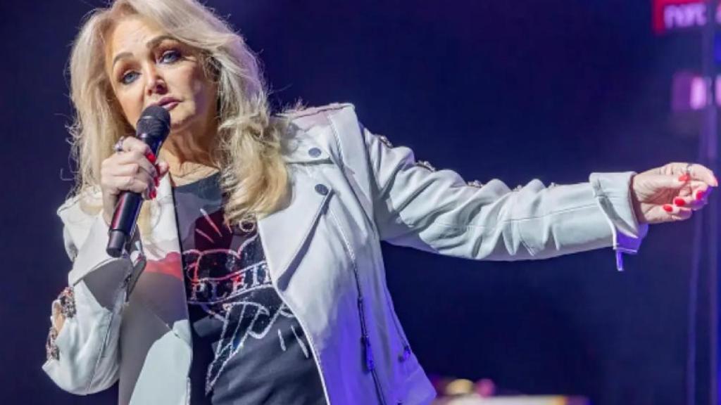 Bonnie Tyler en uno de sus últimos conciertos.