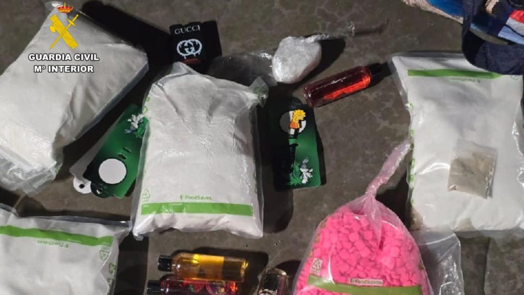 Sustancias estupefacientes encontradas en un vehículo de Zaragoza