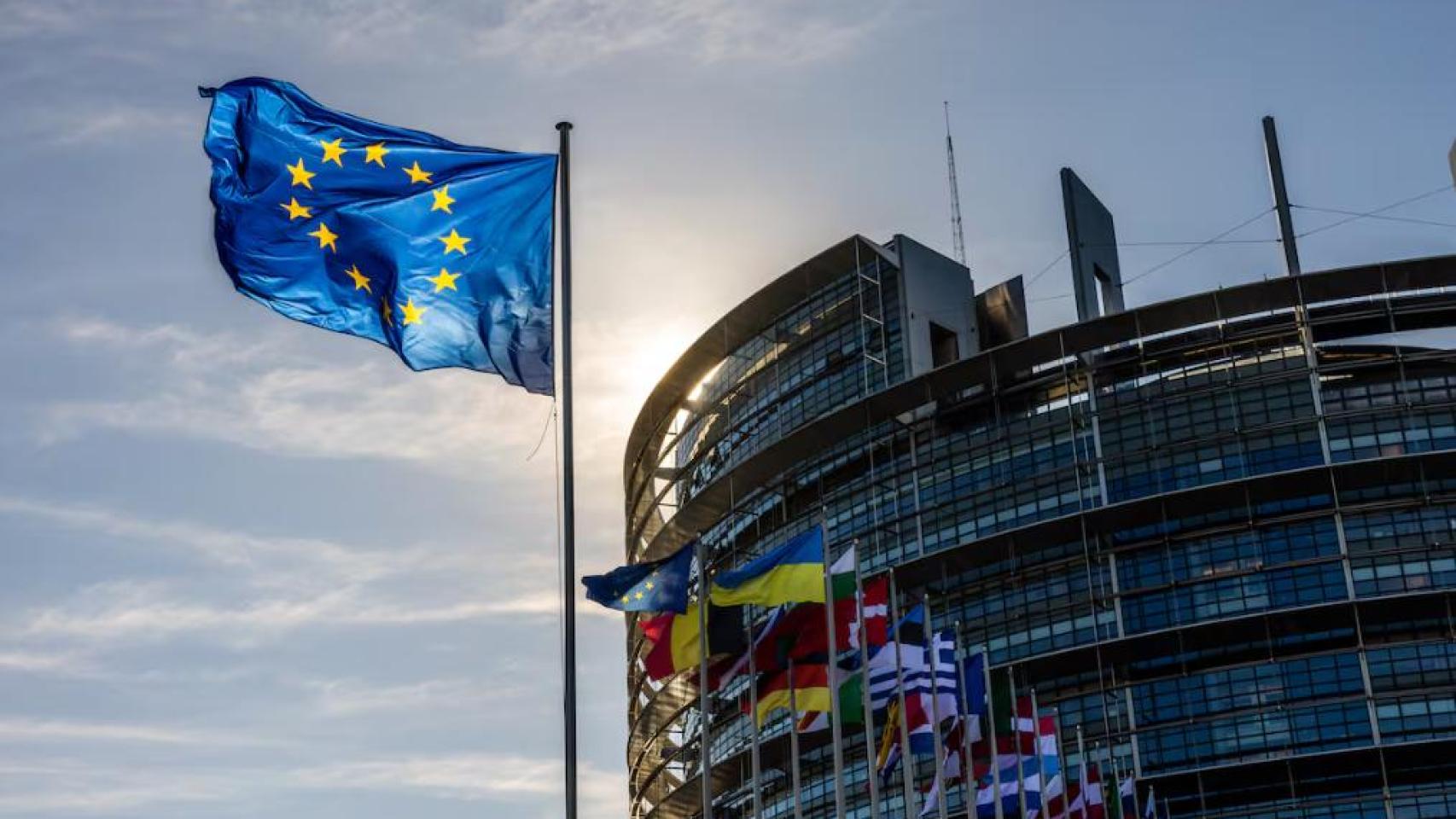 Las banderas de la UE, sus Estados miembros y Ucrania. -Europa Press