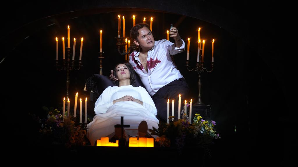 Nadine Sierra (Juliette) y Javier Camarena (Roméo) en 'Romeo y Julieta'. Foto: Javier del Real / Teatro Real