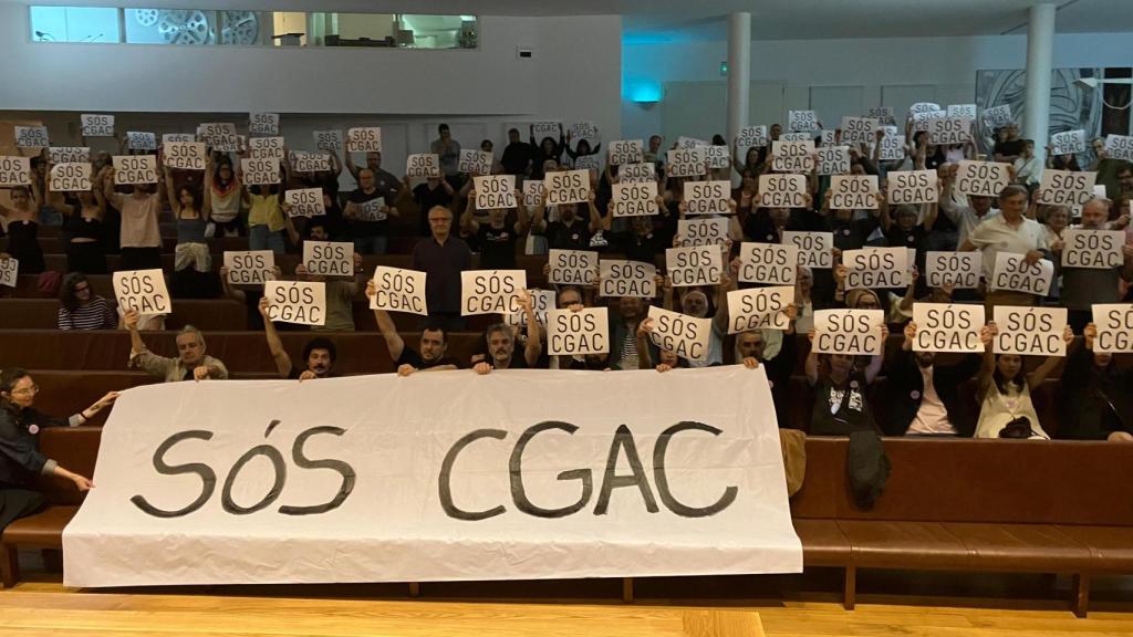 Protestas en el interior del CGAC. Foto: Vegliota