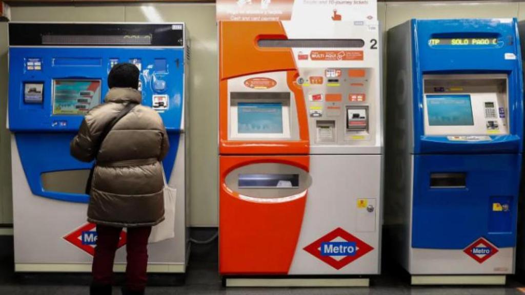 Máquinas de pago de Metro Madrid. 