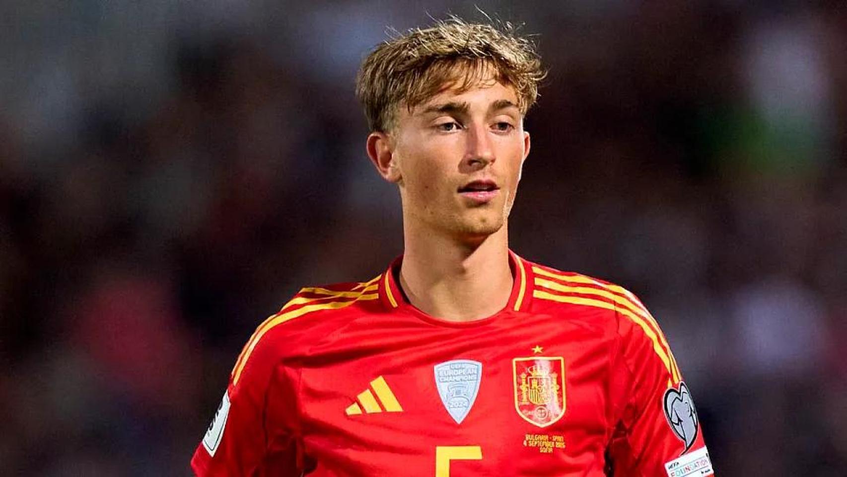 Dean Huijsen, durante un partido con la selección española.