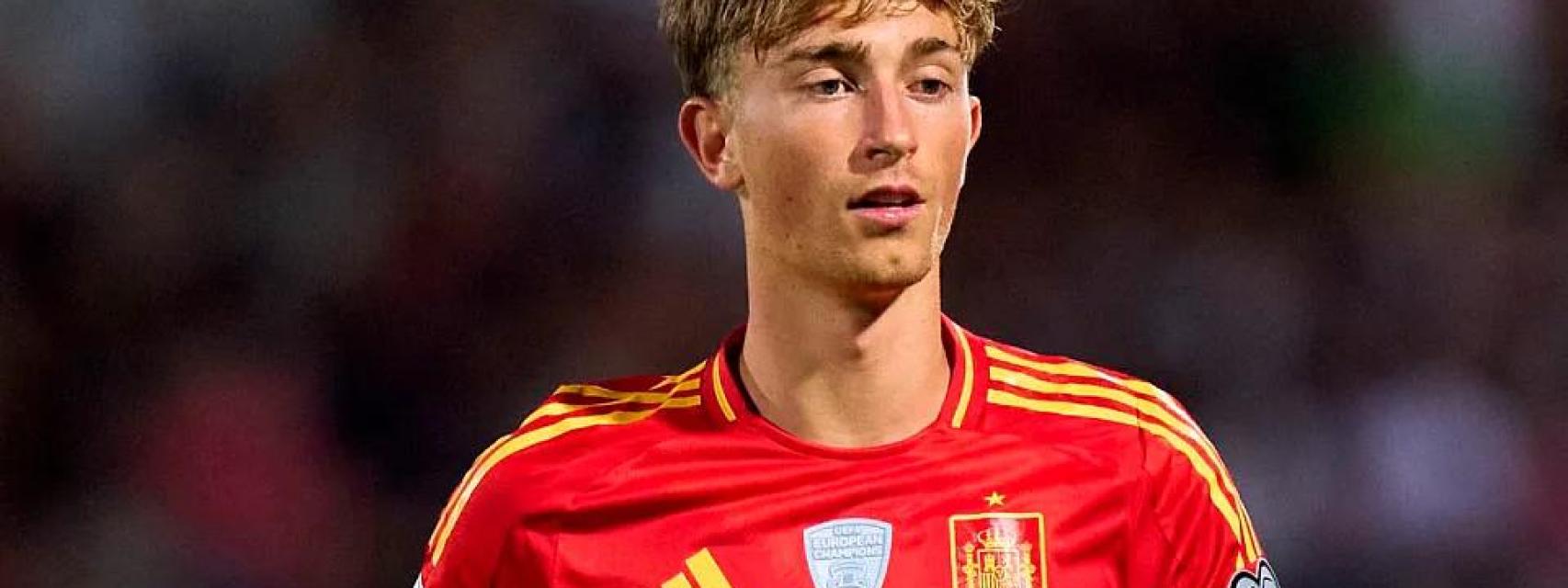 Dean Huijsen, durante un partido con la selección española.