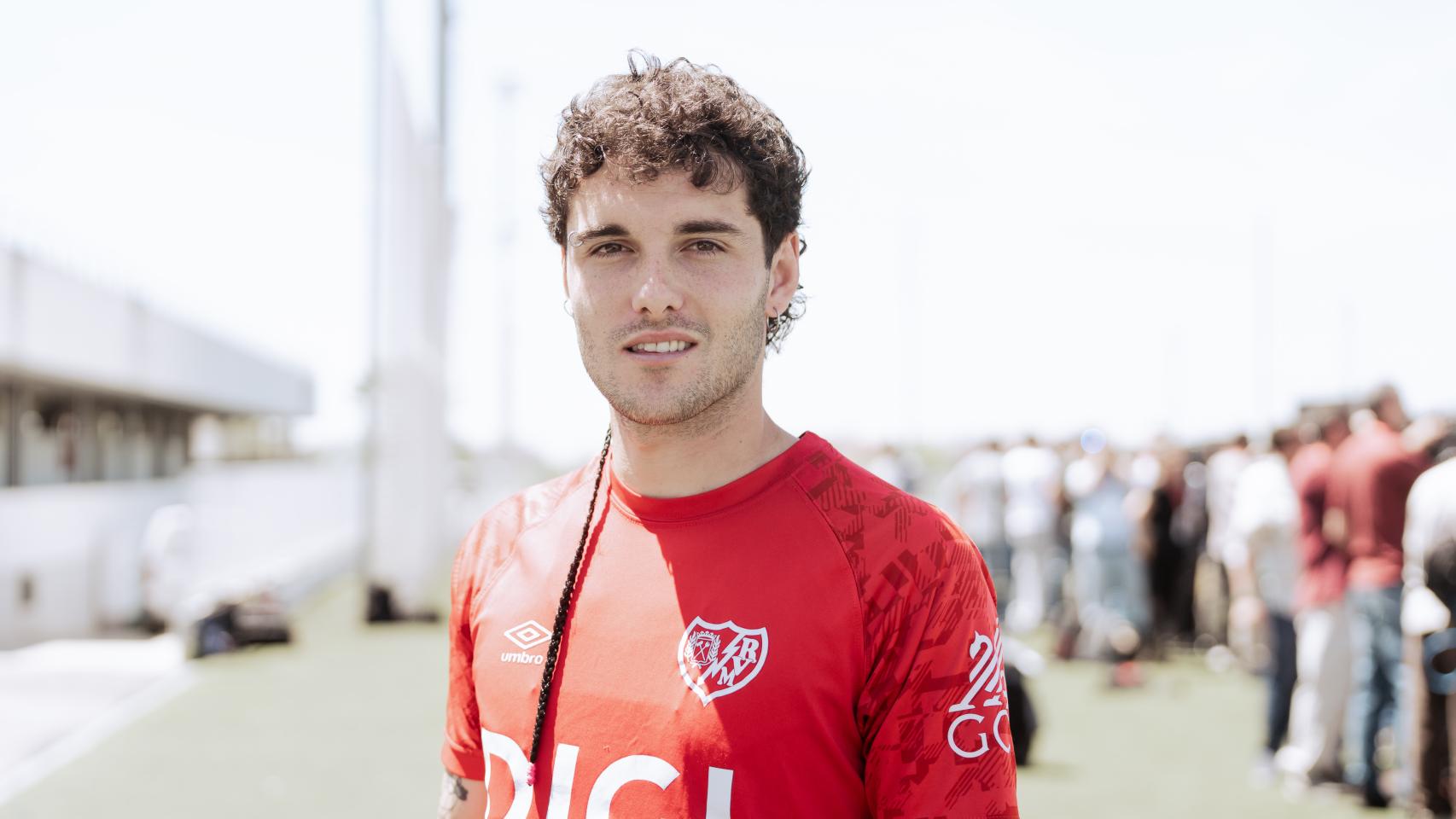 Sergio Camello posa para la cámara de EL ESPAÑOL.
