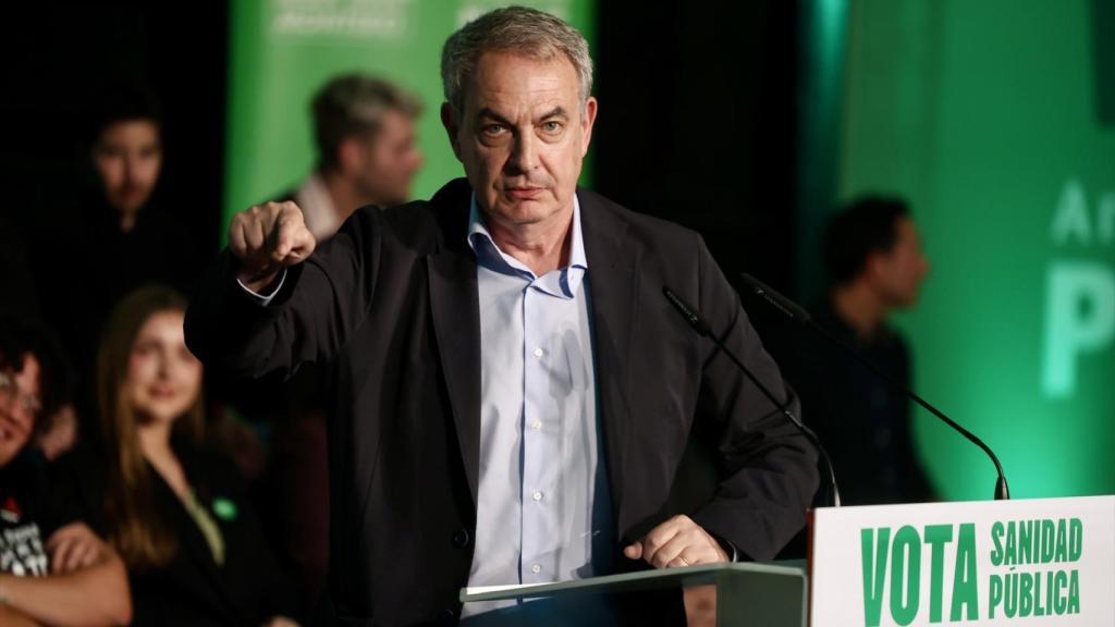 El expresidente del Gobierno José Luis Rodríguez Zapatero, durante su intervención en el mitin del 14 de mayo de 2026, días antes de estallar el 'caso Zapatero'.