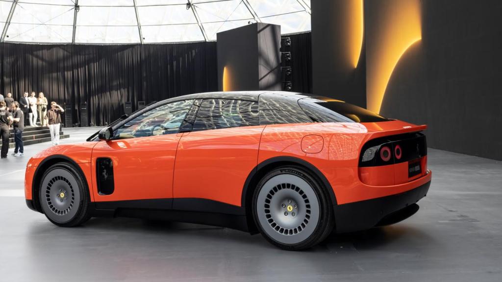 Ferrari Luce