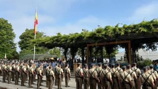 Acto de izado de la bandera en Montero Ríos, Vigo.