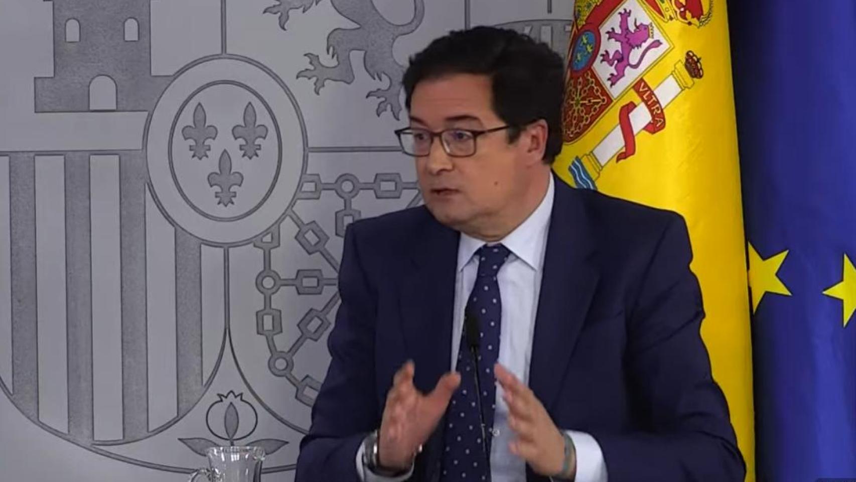 El ministro Óscar López, durante la presentación del proyecto de ley de IA.