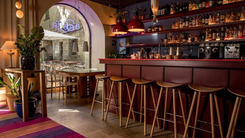 El bar de 'a'.