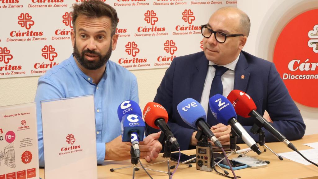 El teniente de alcalde de Zamora, David Gago e Ignacio Enríquez de Cáritas.