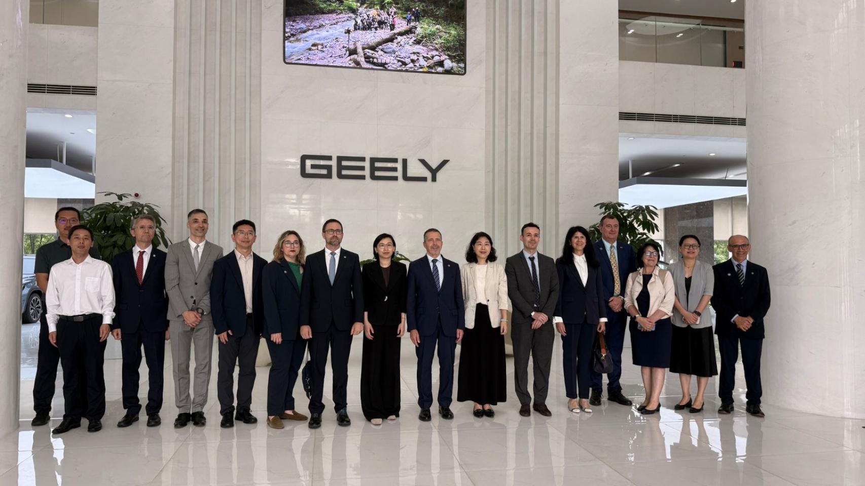 Encuentro entre la UPV y Geely. EE