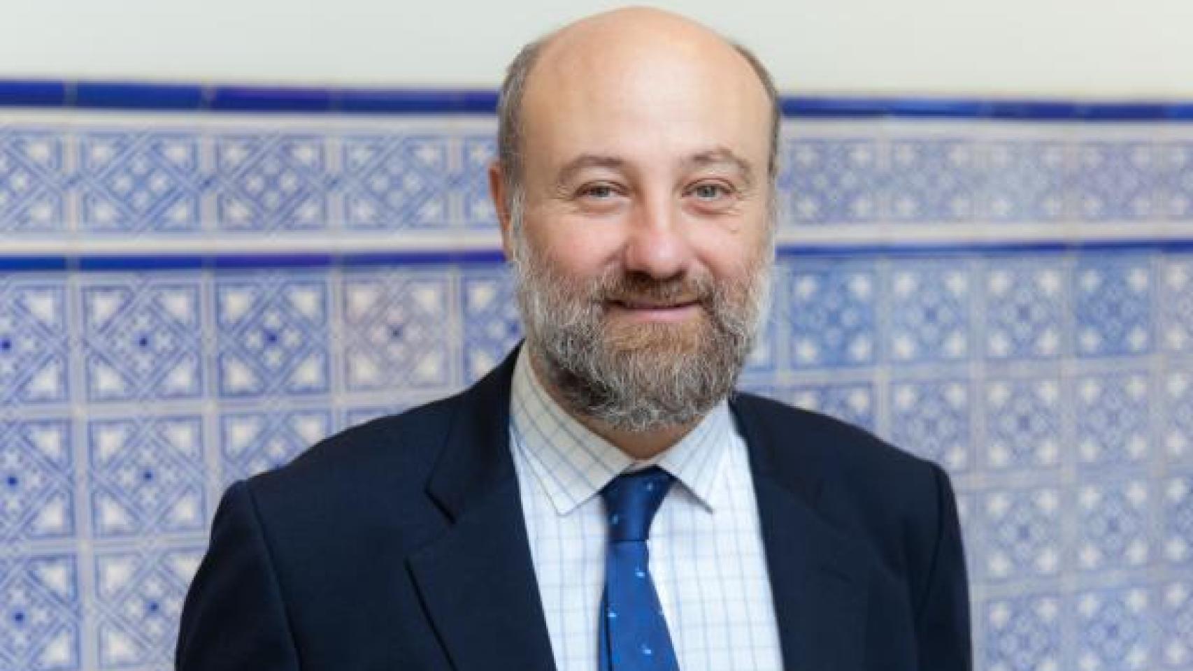 Javier Márquez Vigil, decano de Comillas ICADE, atiende a EL ESPAÑOL de Castilla y León para abordar la alianza con Comillas INEA