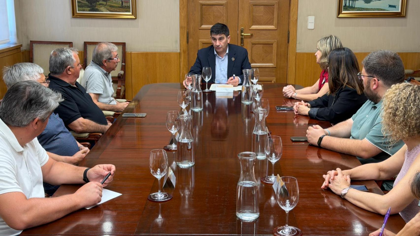 Reunión de Pedro Blanco con el Concello de Ponteareas y la directiva de la Plataforma da N-120