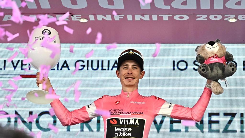 Vingegaard celebra una victoria en el Giro de Italia.