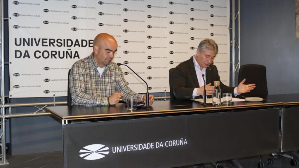 Rueda de prensa en la UDC.