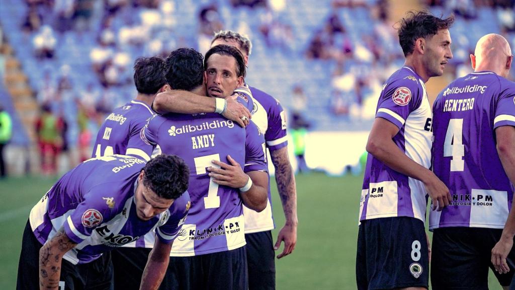 Los jugadores blanquiazules celebran un gol esta temporada.