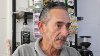Javier, hostelero y dueño de un bar.