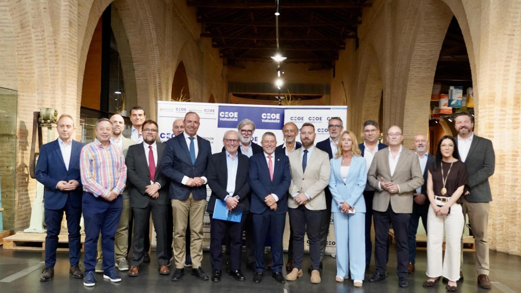Reunión de la Junta Directiva de CEOE Castilla y León y el Comité Ejecutivo de CEOE Valladolid, con la intervención del presidente de CEOE Castilla y León, Santiago Aparicio; el presidente de CEOE Valladolid, Carlos Magdaleno, y el alcalde de Mayorga, David de la Viuda, entre otros.