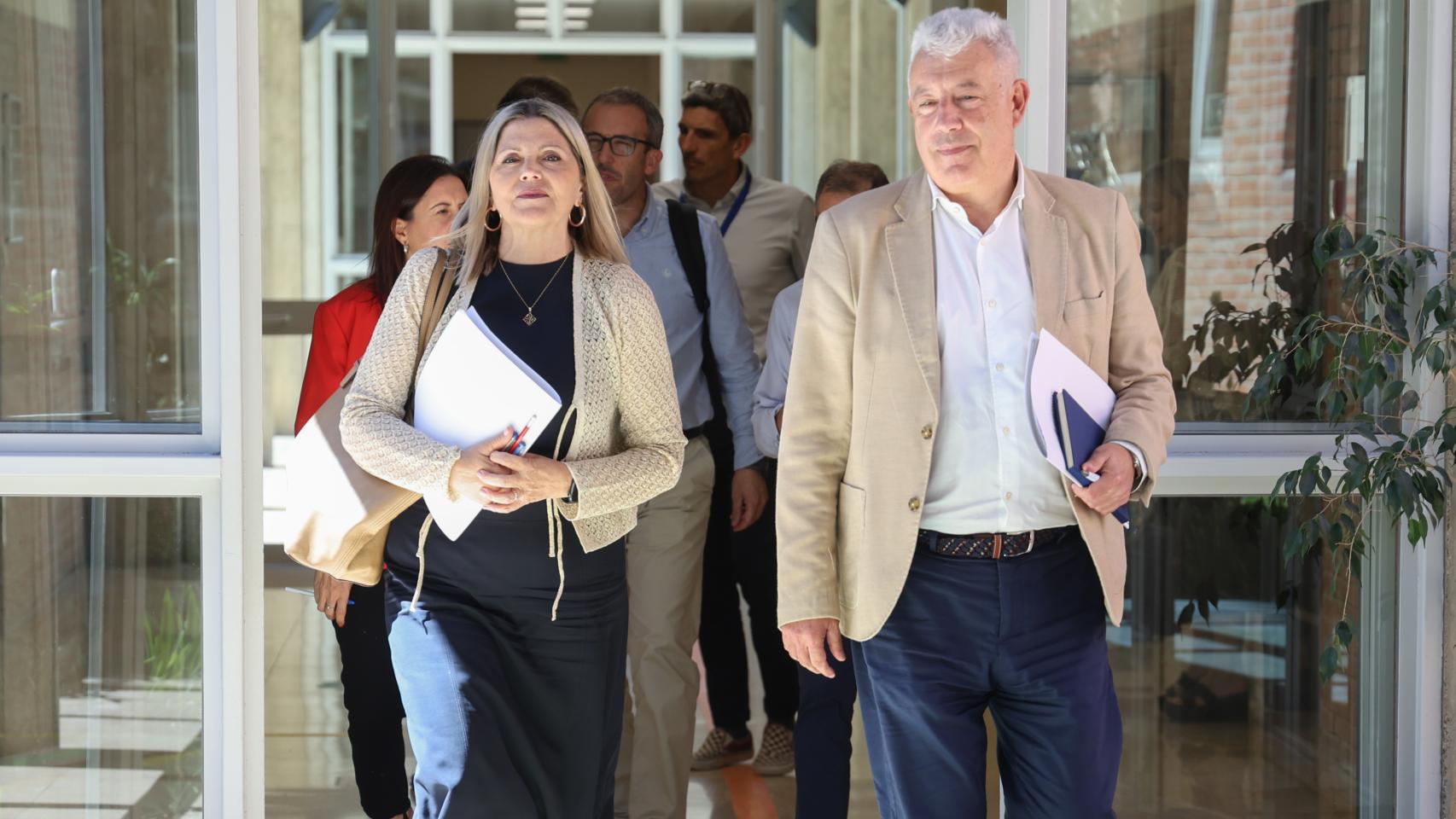La consellera de Educación, Carmen Ortí, y el secretario autonómico, Daniel McEvoy. EE