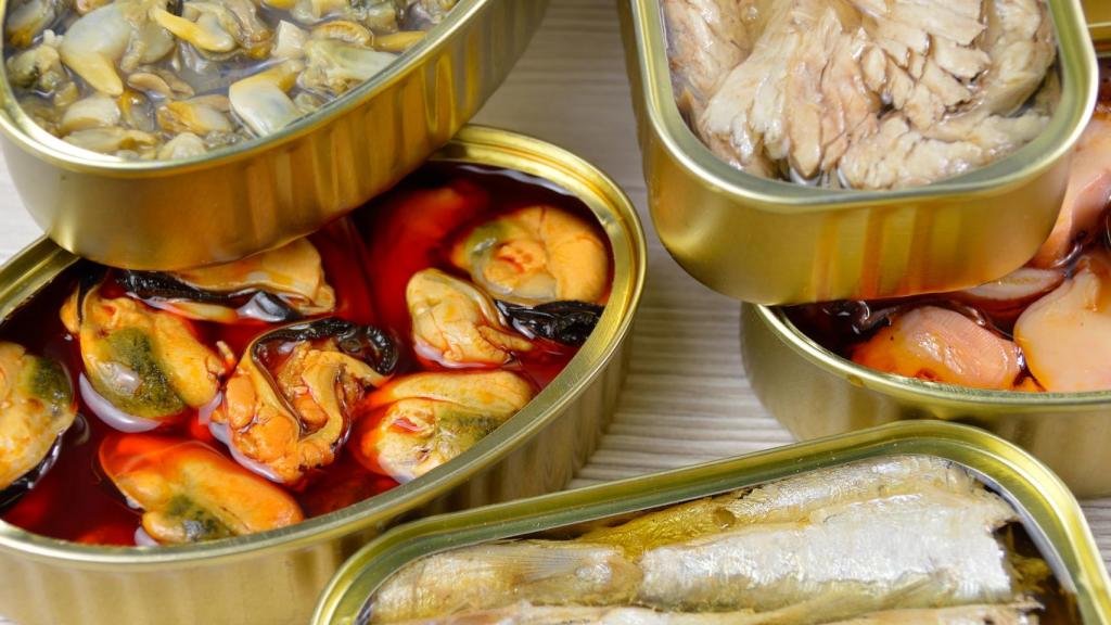 Latas de conservas de pescado y marisco