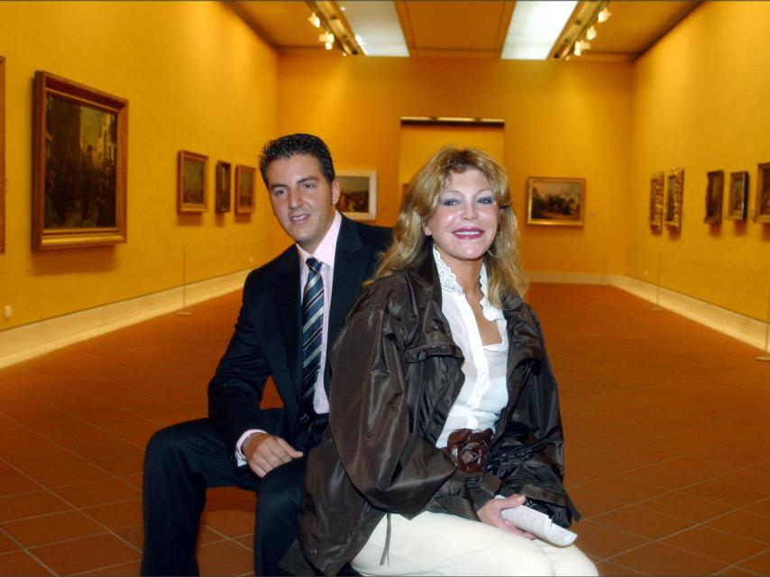 La baronesa Thyssen junto a su hijo Borja.