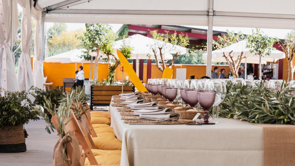 Espacio Tent preparado para la celebración.