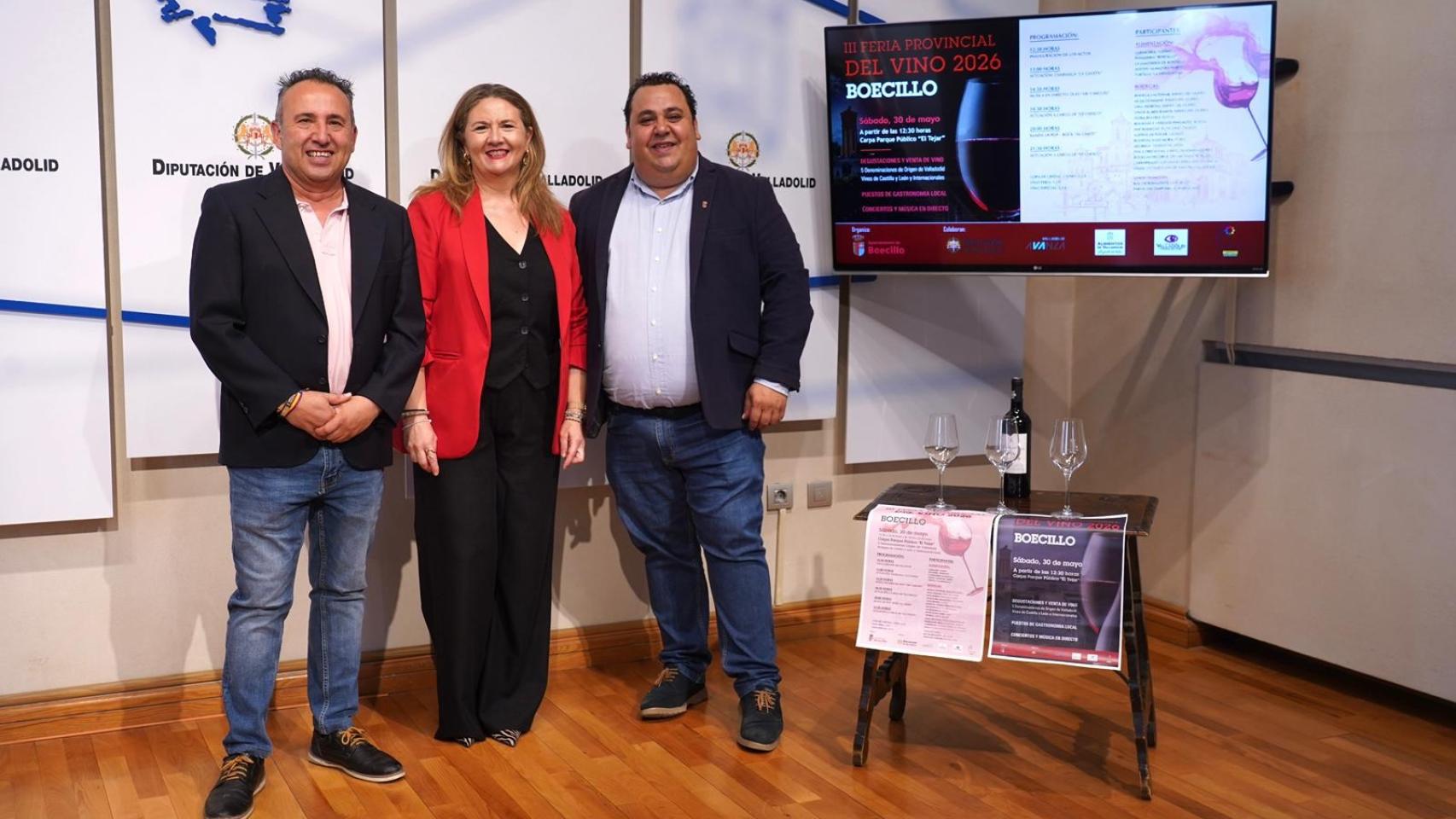 De izquierda a derecha: Alfonso Romo, Cristina Gil y Raúl Gómez en la presentación de la III Feria Provincial del Vino 2026 en Boecillo. 