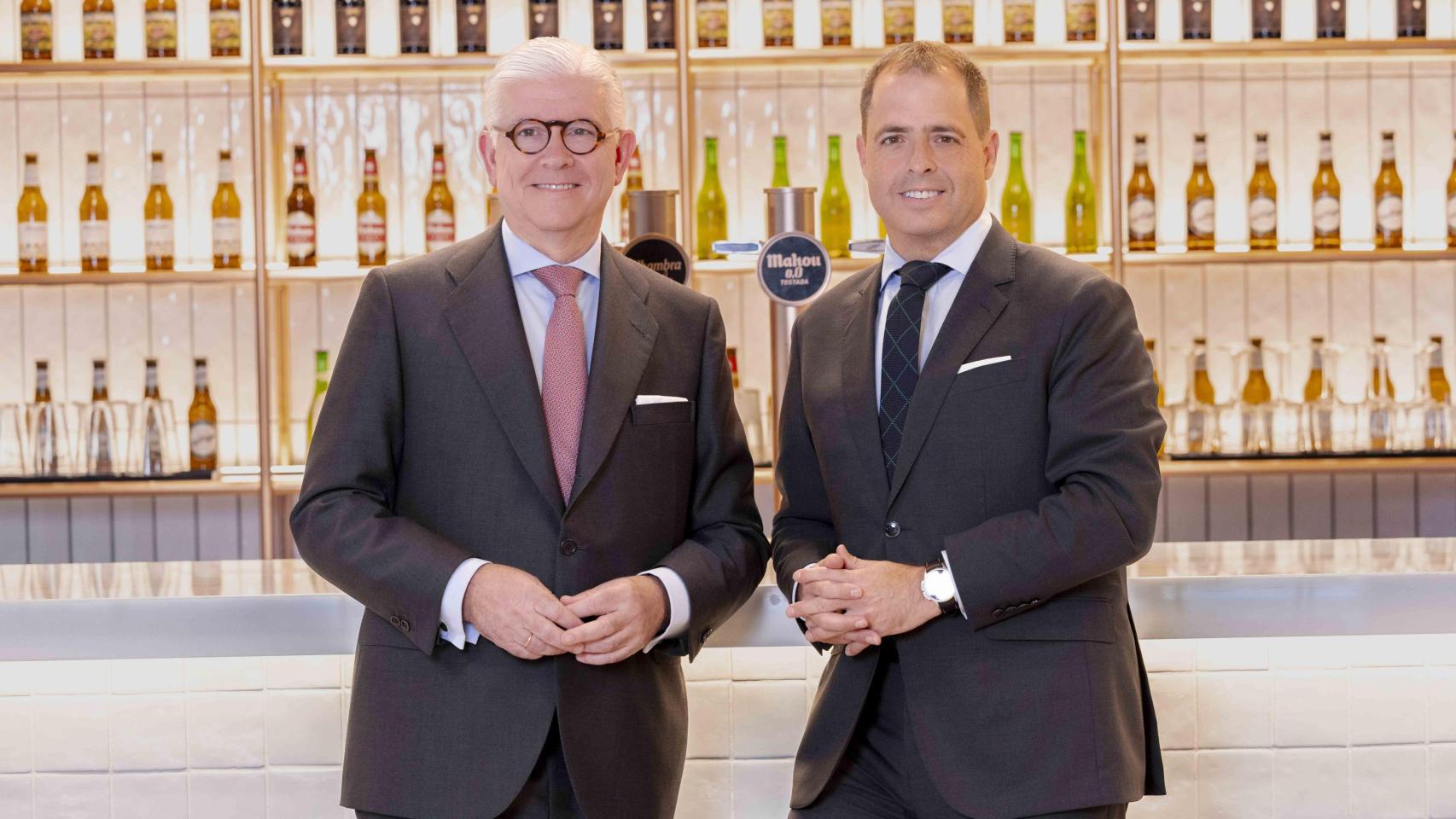 El director general de Mahou San Miguel, Alberto Rodríguez-Toquero, y el subdirector general de la cervecera, Peio Arbeloa.