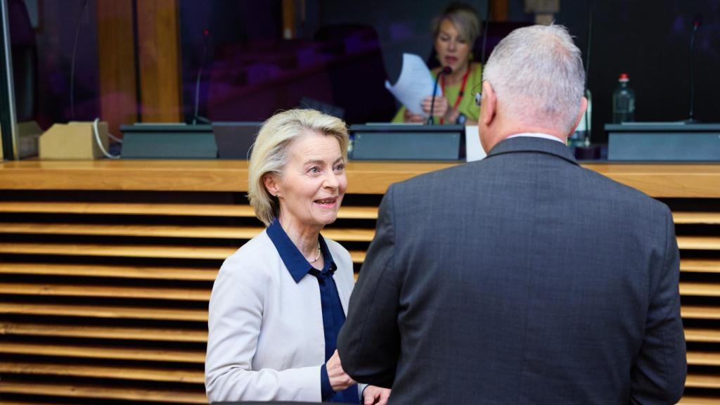 La presidenta de la Comisión, Ursula von der Leyen, durante la reunión del colegio de comisarios este miércoles en Bruselas