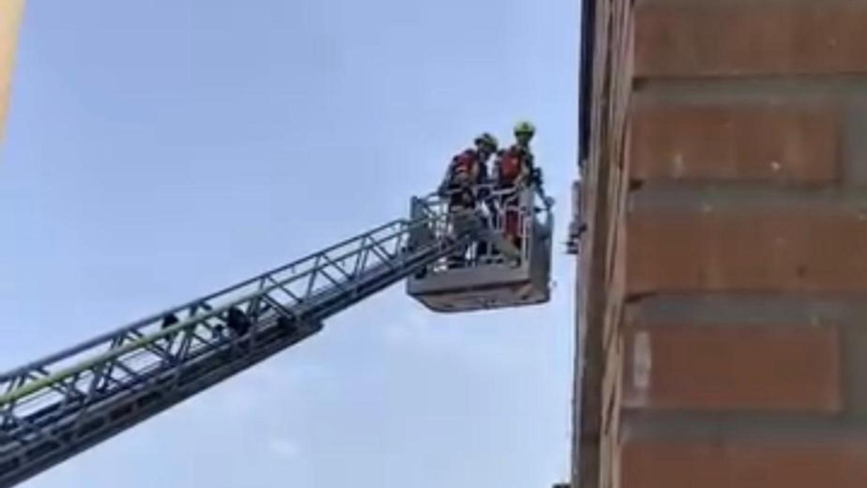 Hallan el cuerpo sin vida de una octogenaria en un piso en Vigo