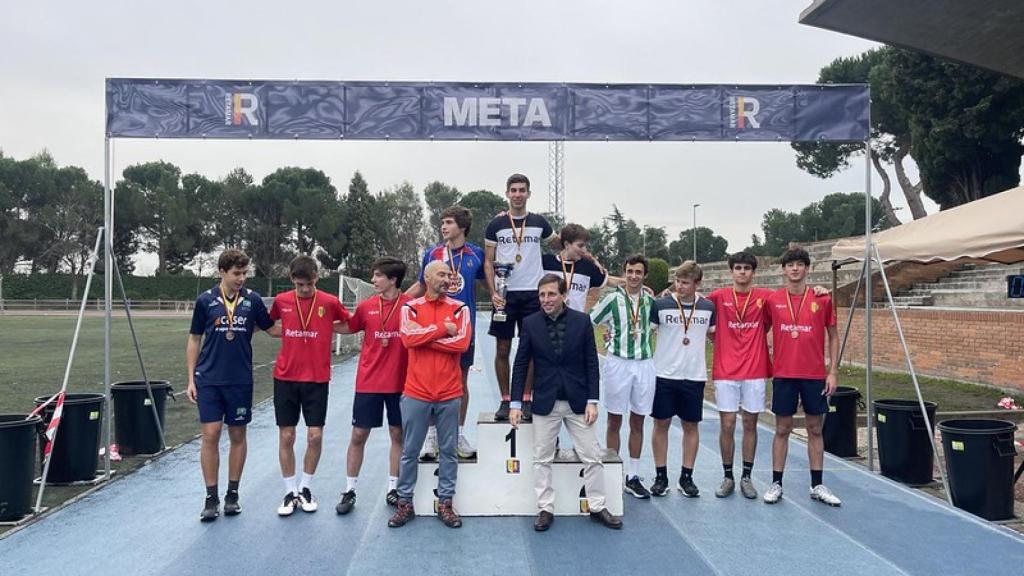 El alcalde de Madrid en el colegio Retamar.