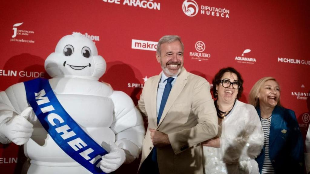 El presidente Azcón y la consejera de Agricultura, Ganadería y Alimentación, Arancha Simón, en la presentación de la Gala Michelin en Huesca