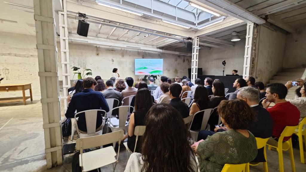 La creación de empleo se consolida como el principal beneficio percibido de la transición ecológica, señalado por el 56% de la ciudadanía.
