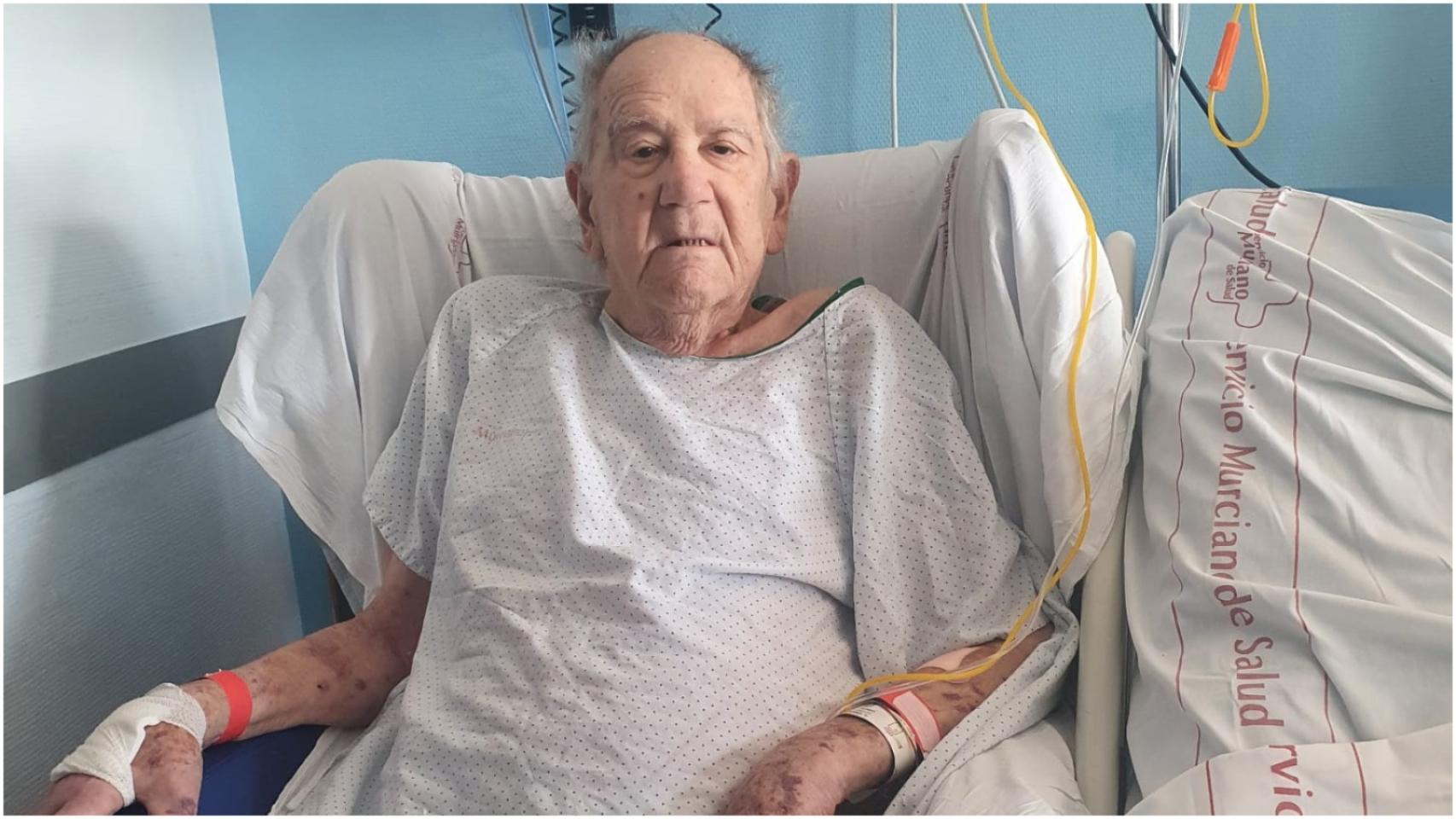 El difunto Antonio Ríos Peñalver, ingresado en La Arrixaca, meses antes de fallecer.