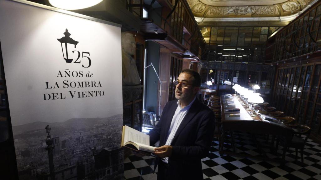 Emili Rosales, el editor que apostó por 'La sombra del viento', este miércoles en el Ateneo Barcelonés. Foto: EFE/Quique García