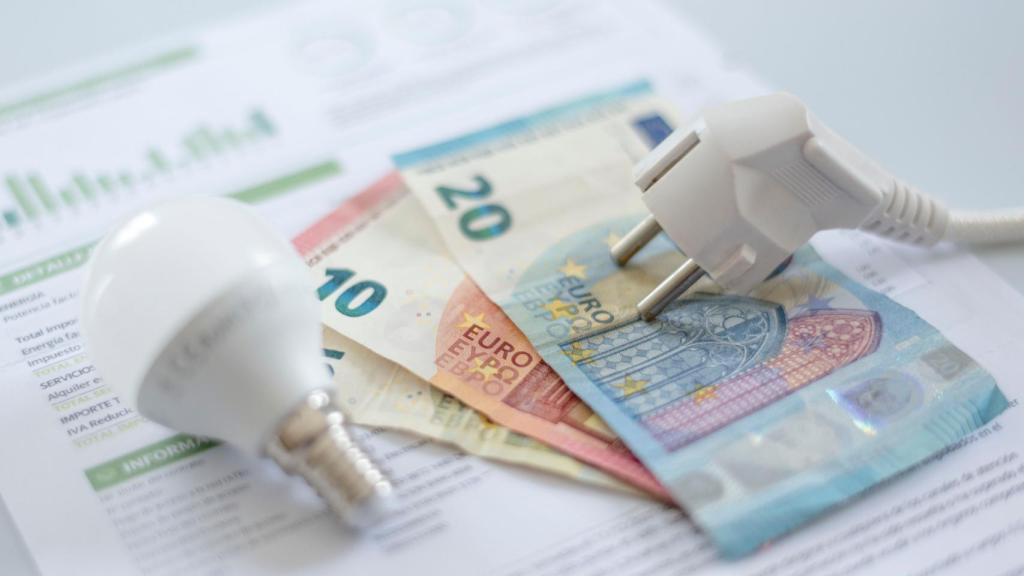 El precio de la luz en verano subirá un 30% interanual