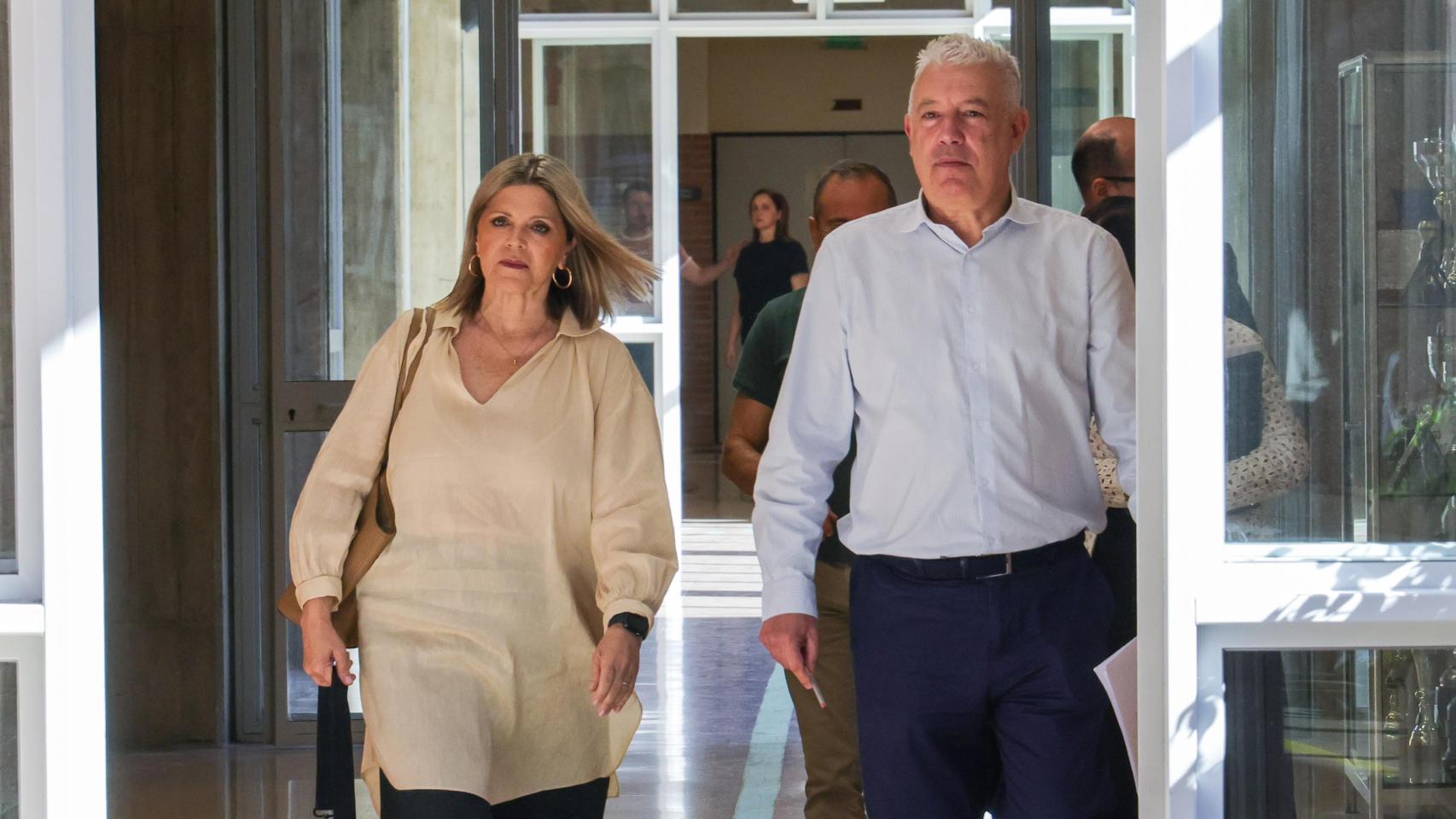 La consellera de Educación, Carmen Ortí, y el secretario autonómico, Daniel McEvoy. EE