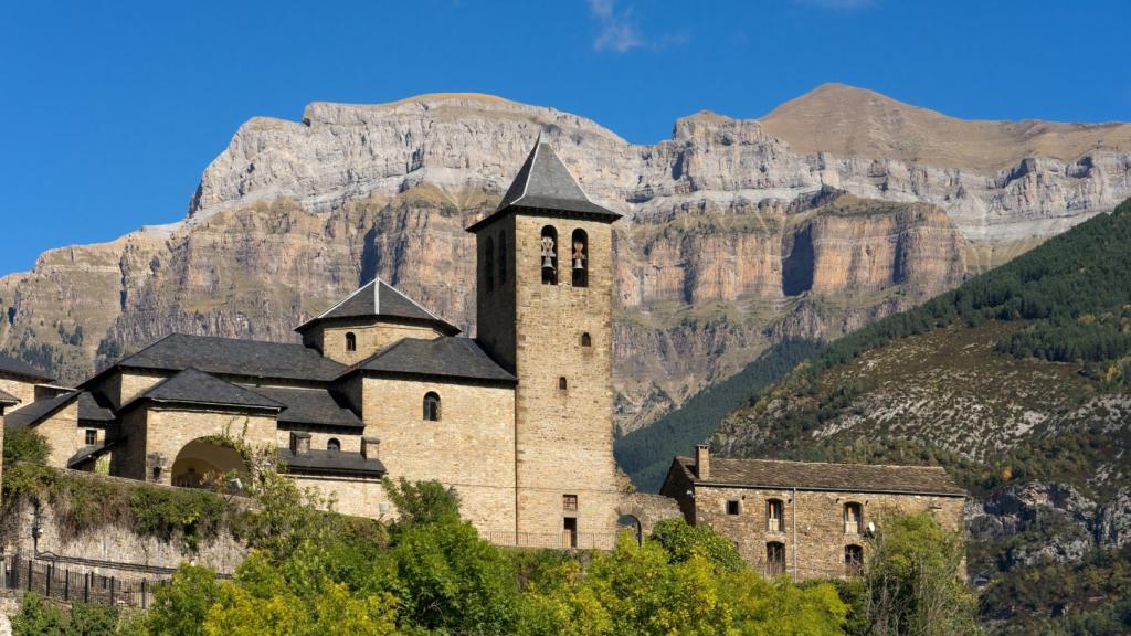 El pueblo de Ansils, donde Iris y Bruno Jordán llevaron su estrella Michelin. 