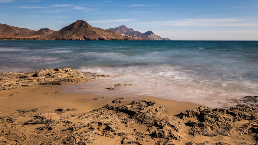 La playa de Los Genoveses, en el Parque Natural Cabo de Gata-Níjar.