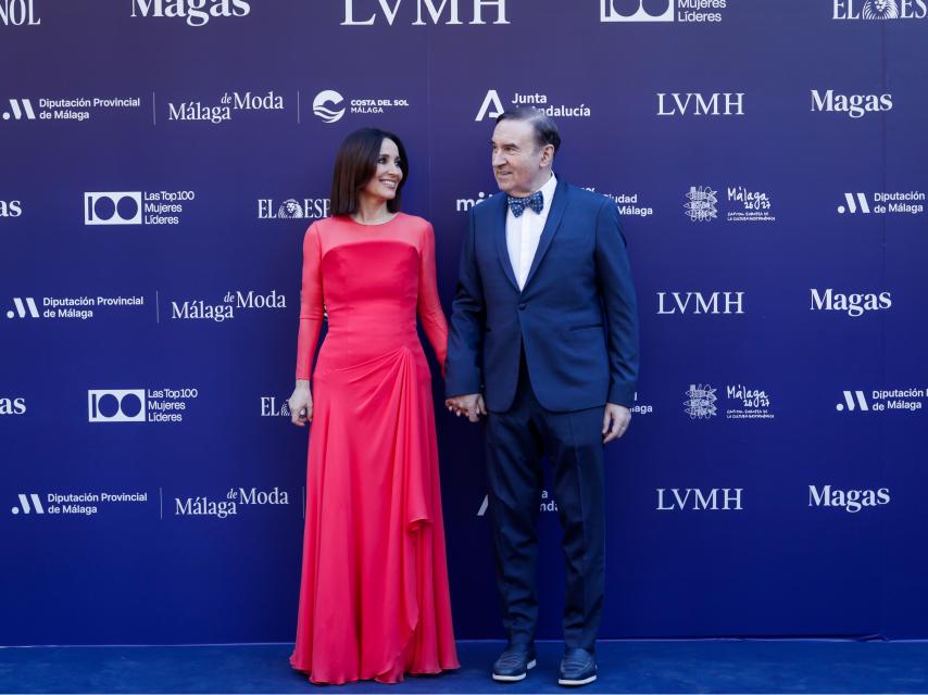 Pedro J. Ramírez, presidente de EL ESPAÑOL, junto a Cruz Sánchez de Lara.