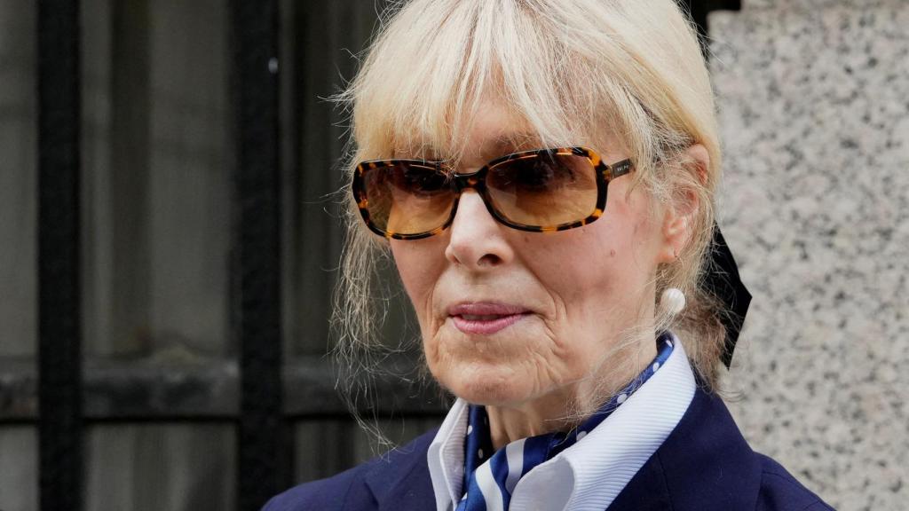  La escritora E. Jean Carroll sale del Segundo Tribunal de Apelaciones del Circuito de Estados Unidos.